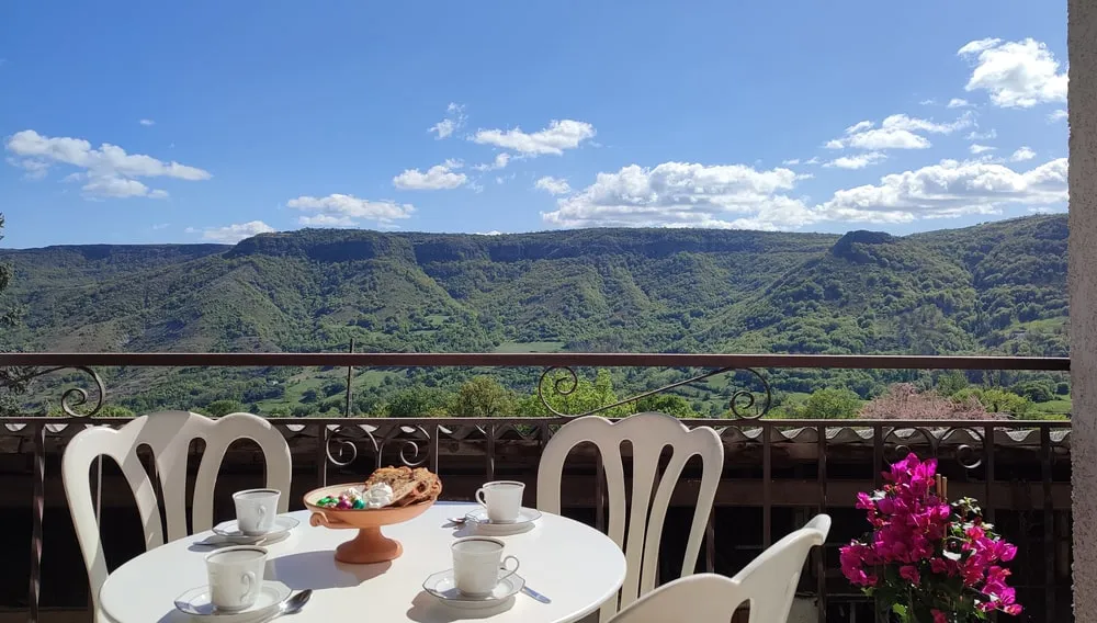 Extérieur, Belle vue sur la vallée